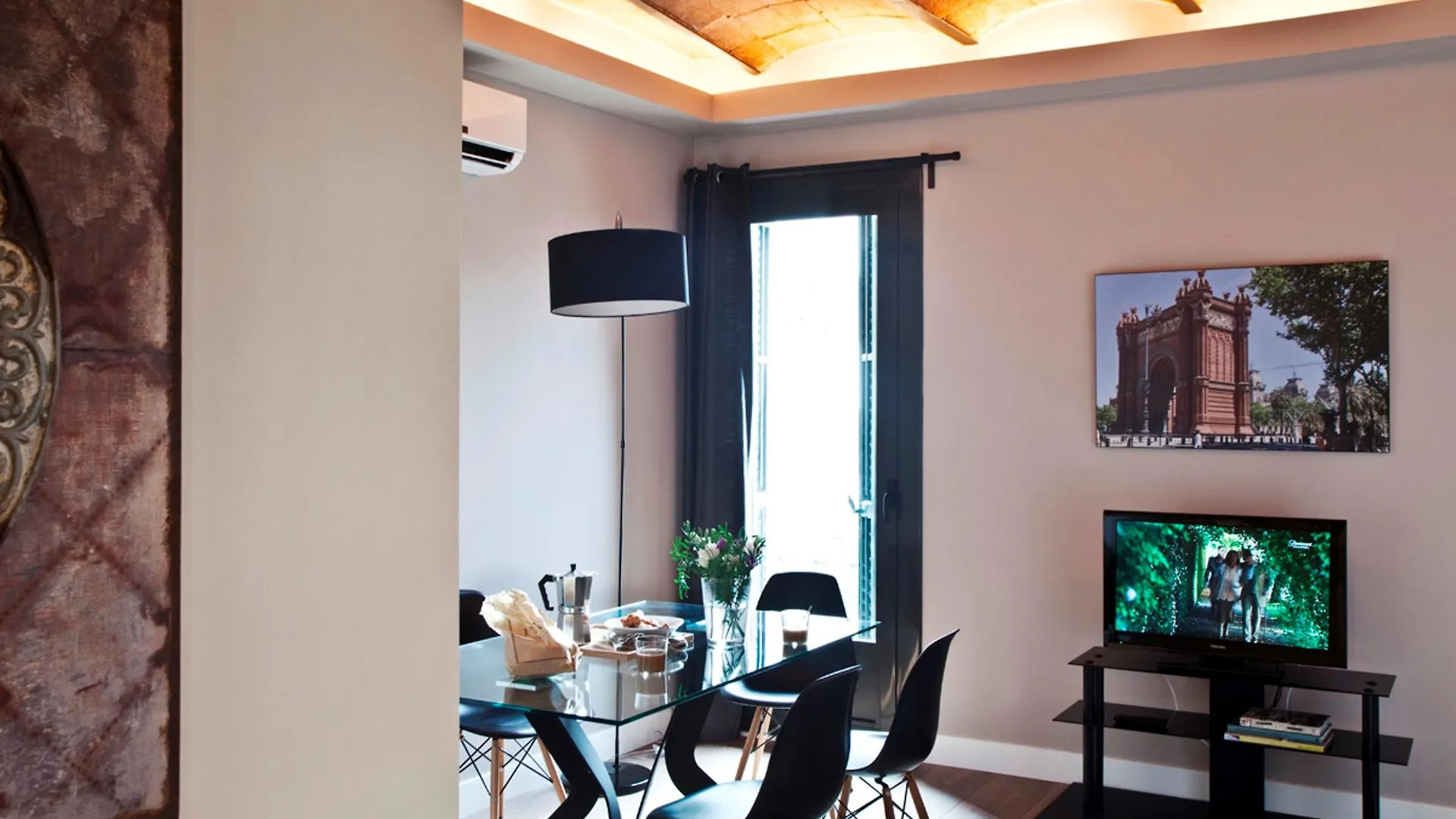 Ainb Eixample-Miro Apartments Barcellona