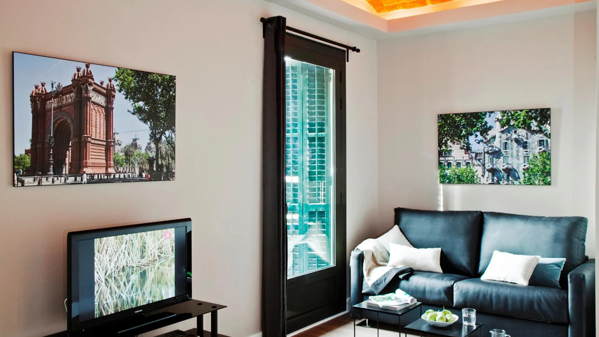 Ainb Eixample-Miro Apartments Barcellona Spagna