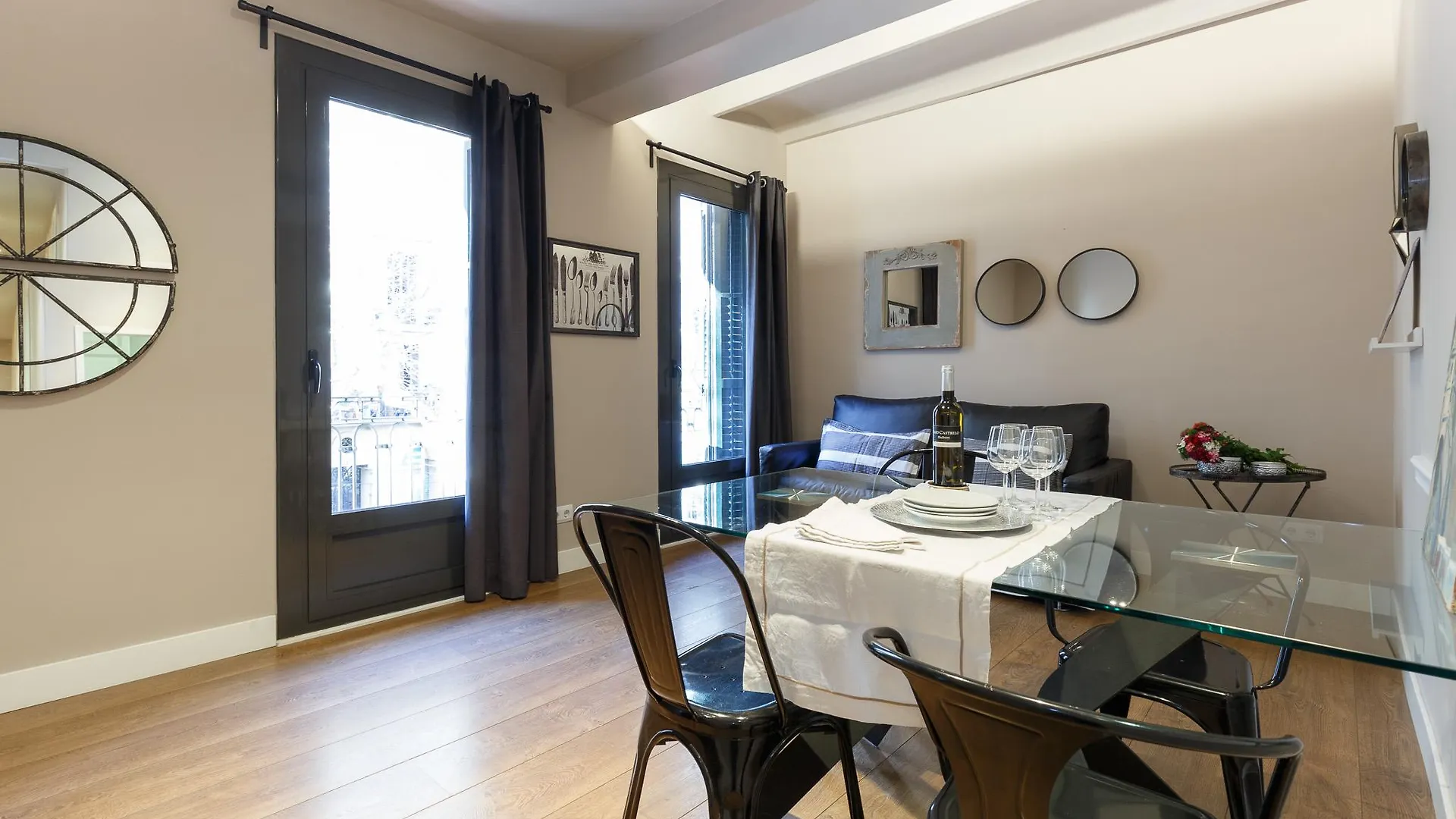 Ainb Eixample-Miro Apartments Barcellona Spagna