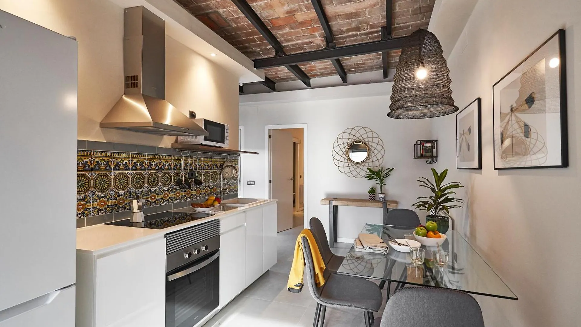 Ainb Eixample-Miro Apartments Barcellona Spagna