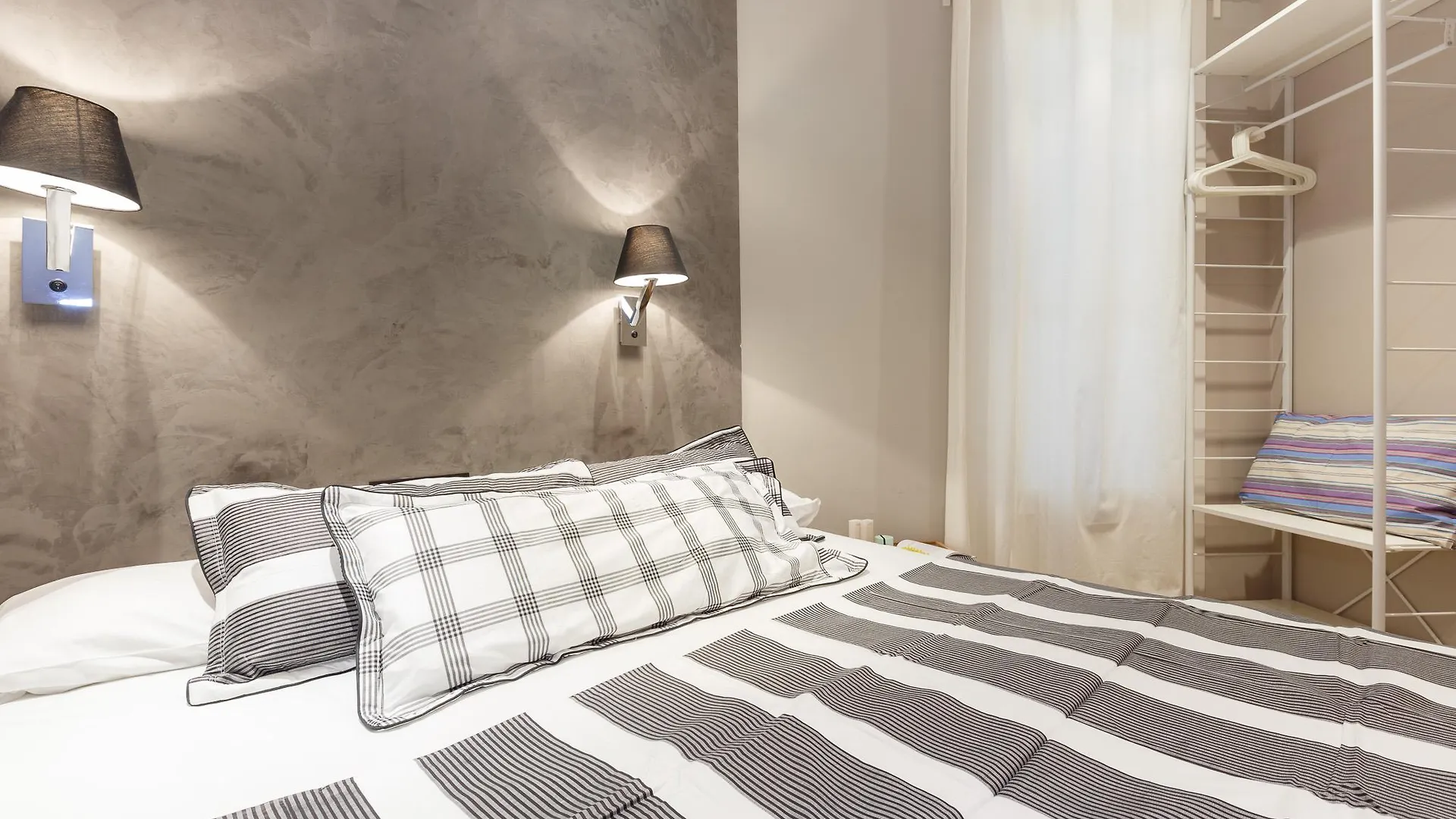 Ainb Eixample-Miro Apartments Barcelona 0*,