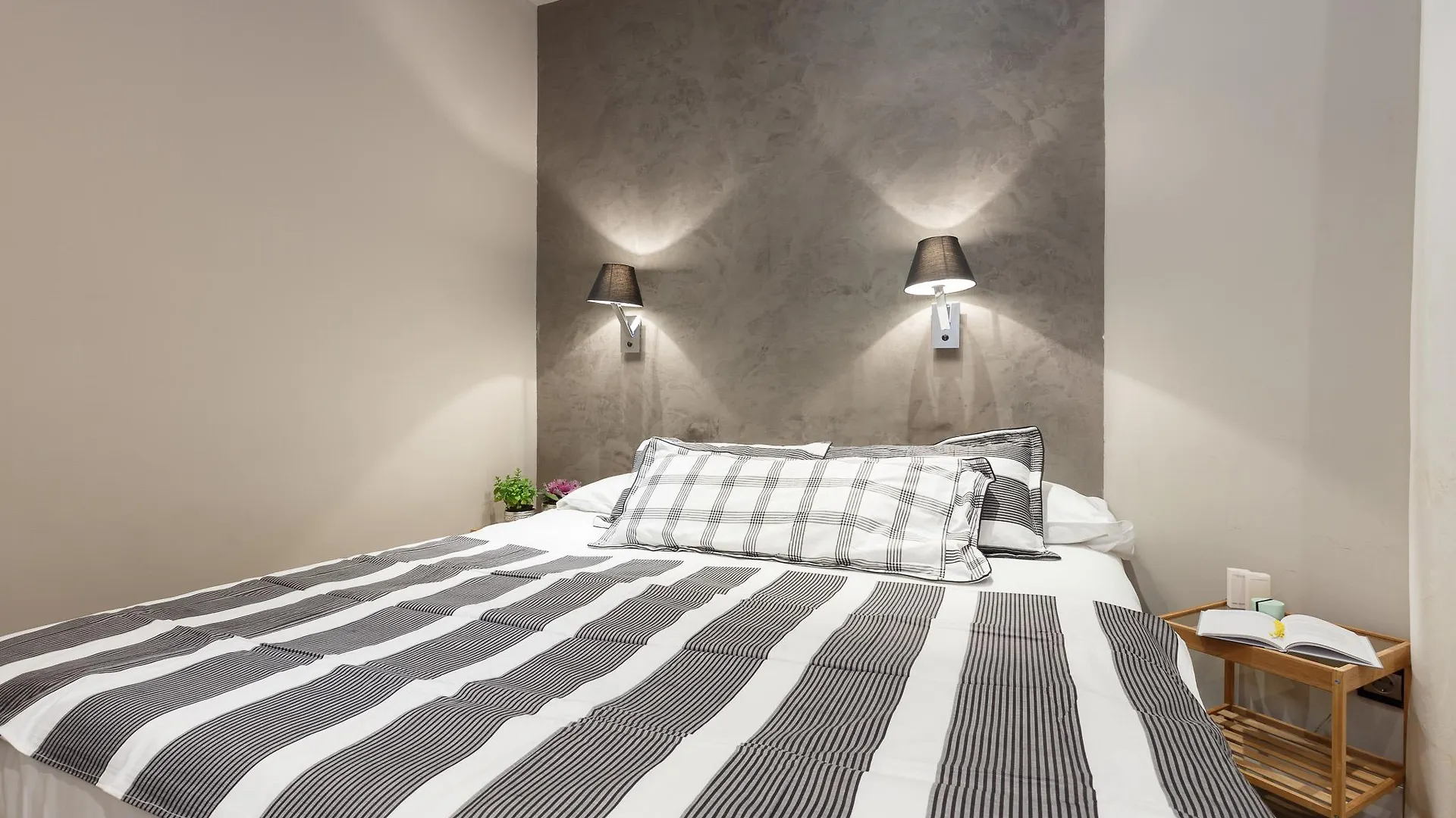 Ainb Eixample-Miro Apartments Barcelona 0*,